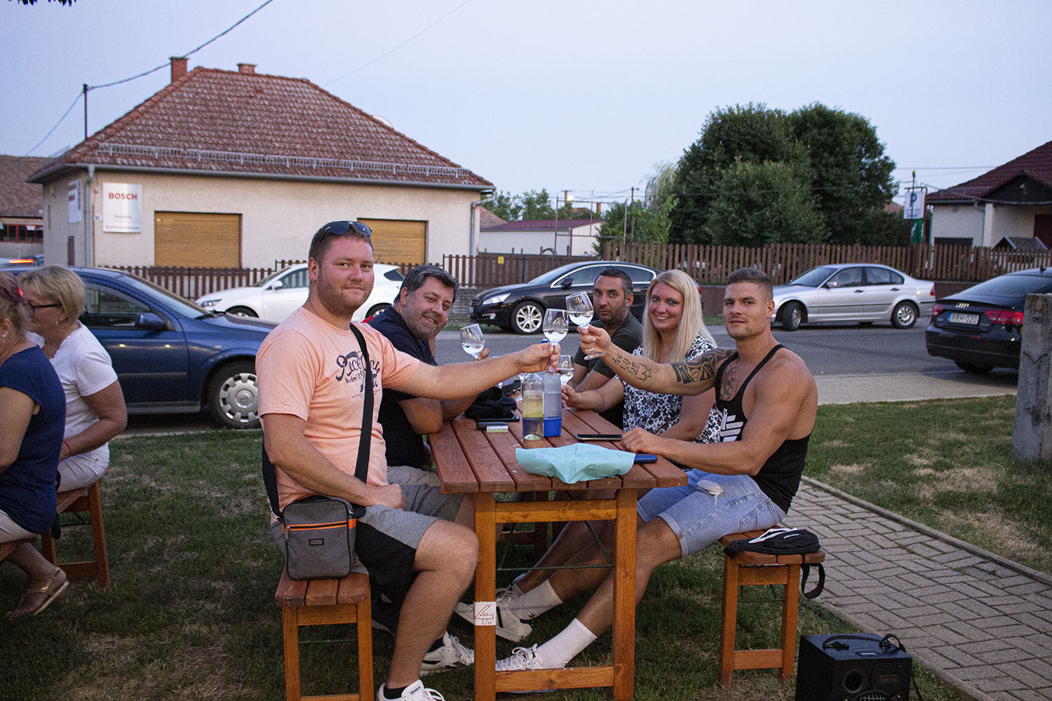 fiatalok